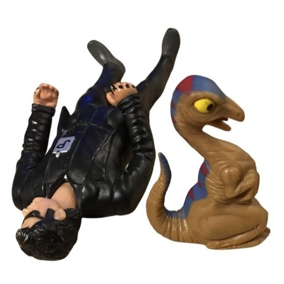 Jurassic Park 1994 Series 2 Ian Malcolm Figure W/ Gallimimus Hatchling & Gun Acc - Picture 7 of 11